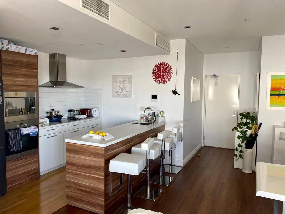 Apartment In The 1b1b Pool And View Perth