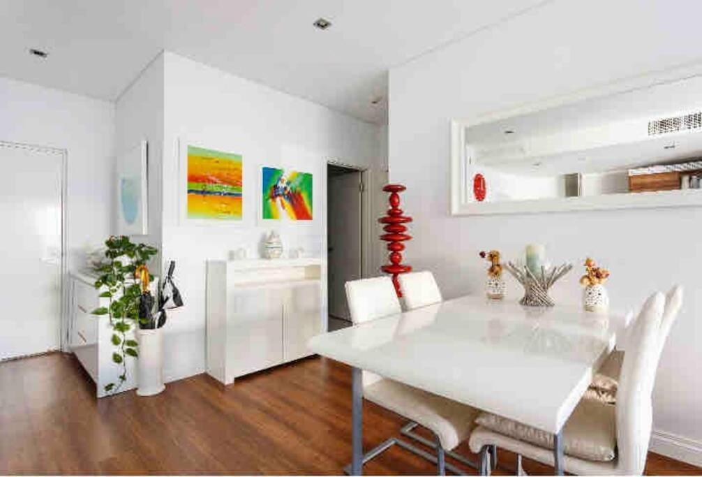 In The 1b1b Pool And View Apartment Perth