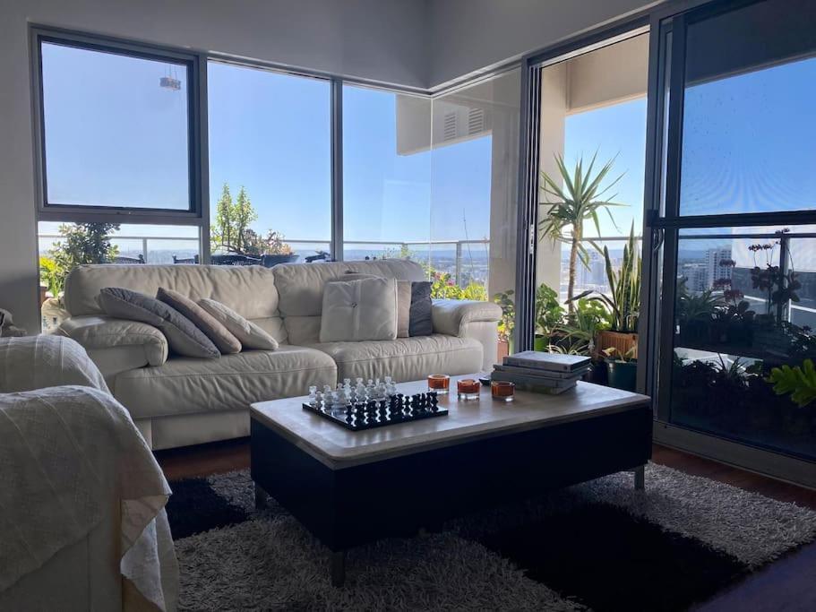 Apartment In The 1b1b Pool And View
