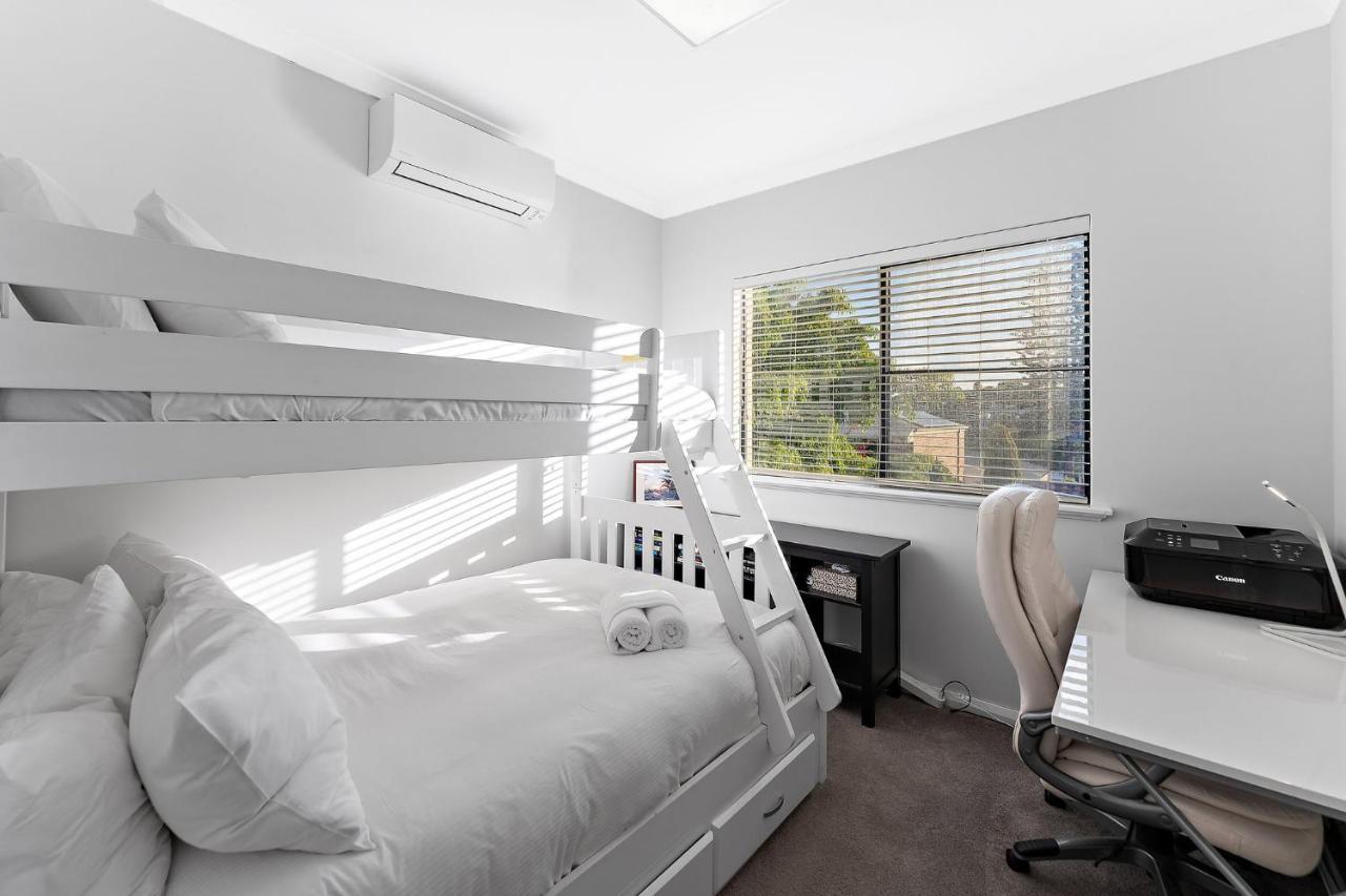 Holiday home Modern Scarborough Townhouse