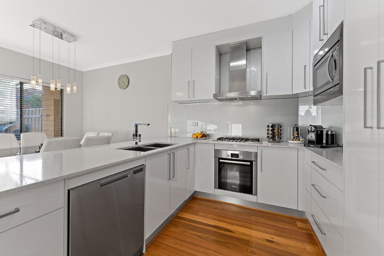 Holiday home Modern Scarborough Townhouse *