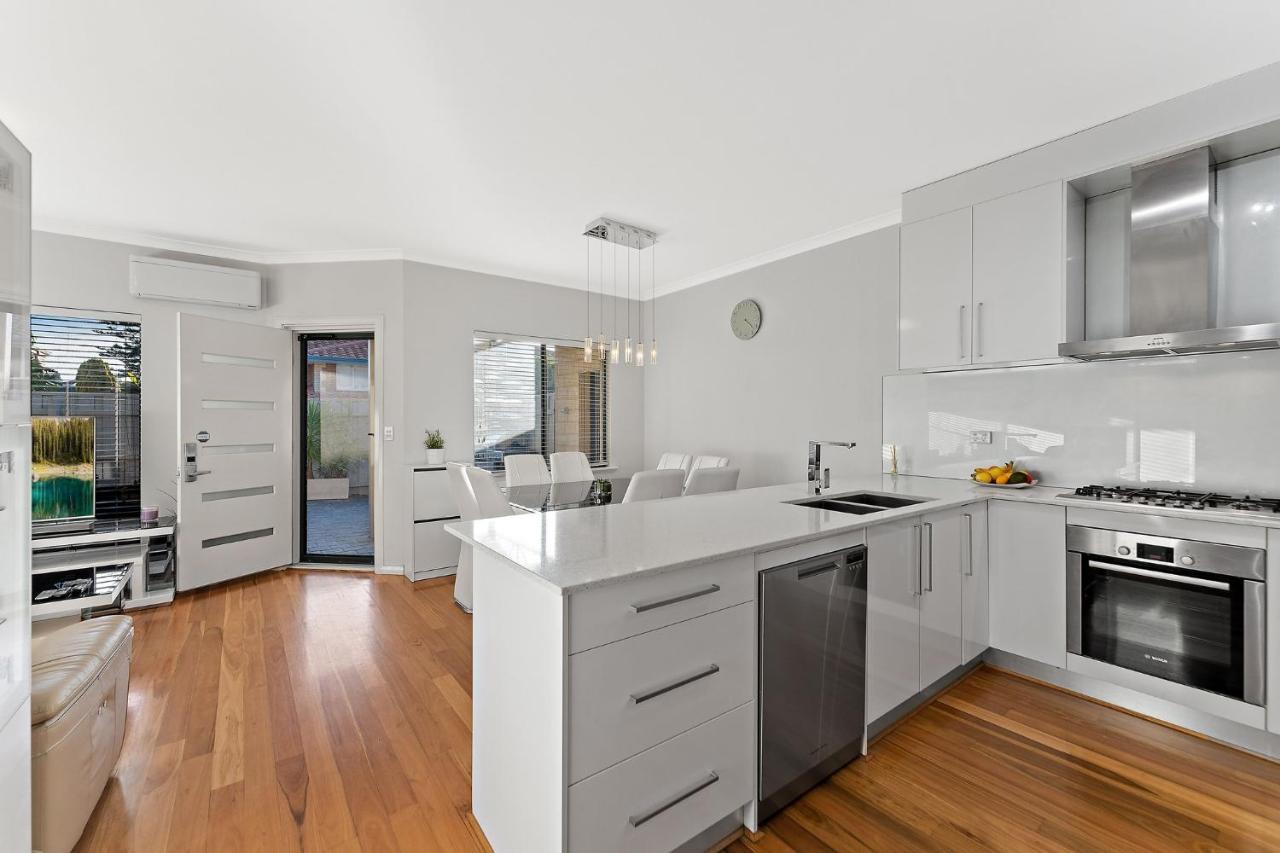 Modern Scarborough Townhouse