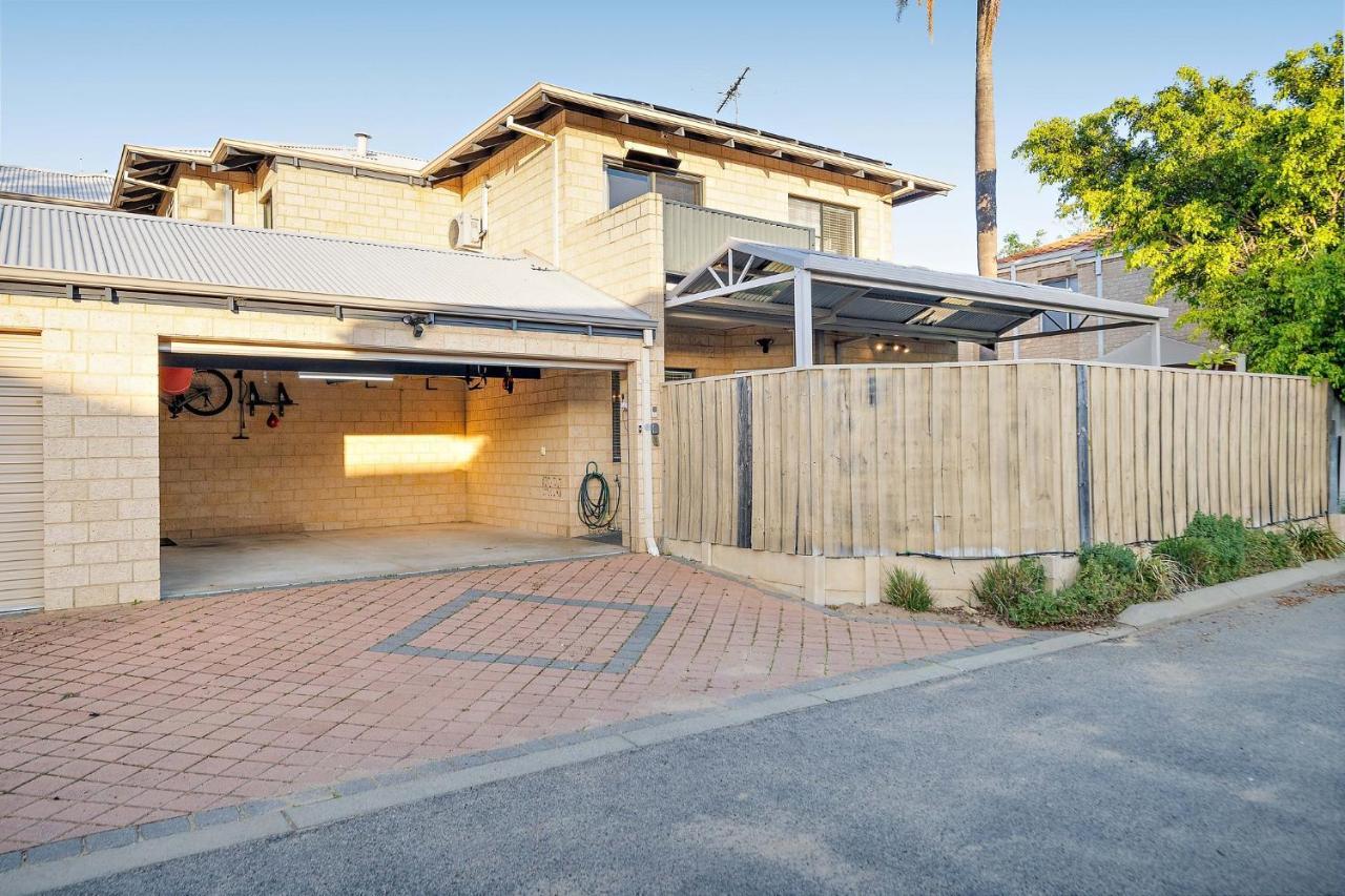 Modern Scarborough Townhouse Holiday home Perth