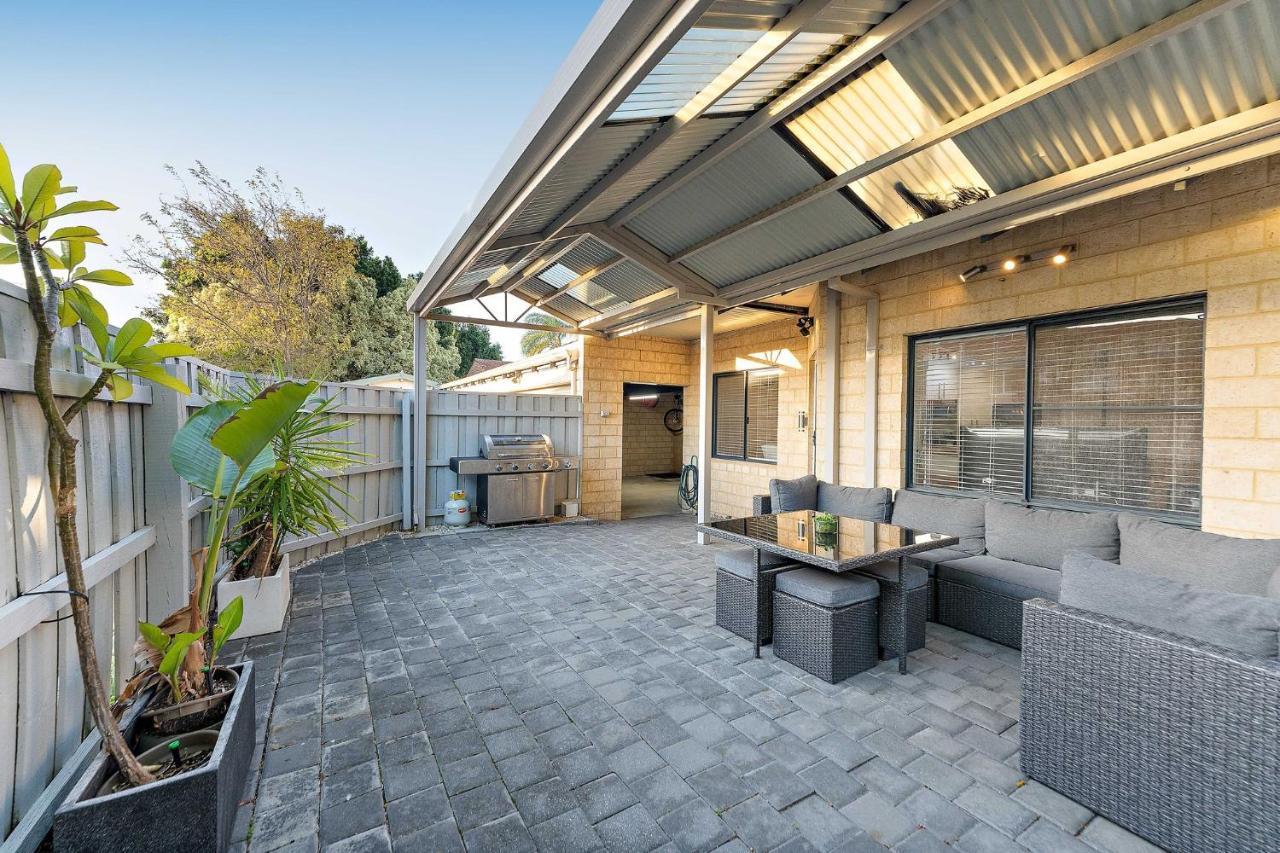 Modern Scarborough Townhouse Holiday home Perth