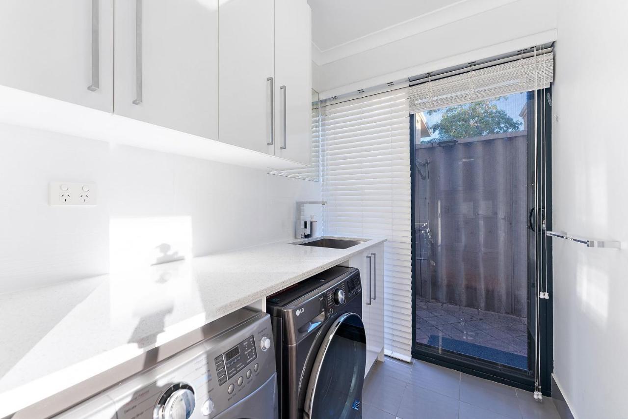 Modern Scarborough Townhouse Holiday home Perth