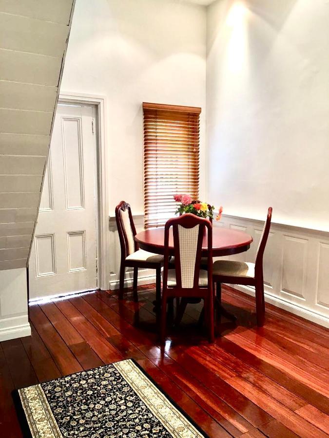 Charming Federation Style Minutes From Cbd Holiday home Perth