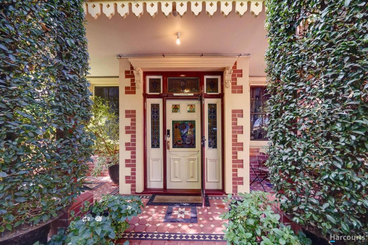 Heart Living-a Near New Federation Style House In The Heart Of Guest house Perth
