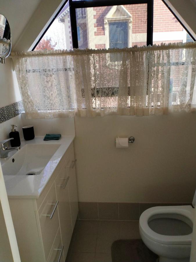 Guest house Heart Living-a Near New Federation Style House In The Heart Of *