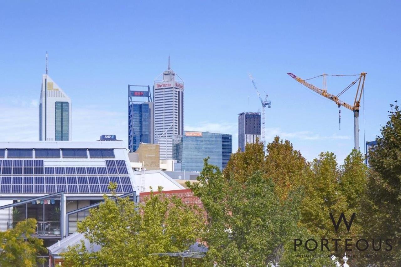 Heart Living-a Near New Federation Style House In The Heart Of * Perth