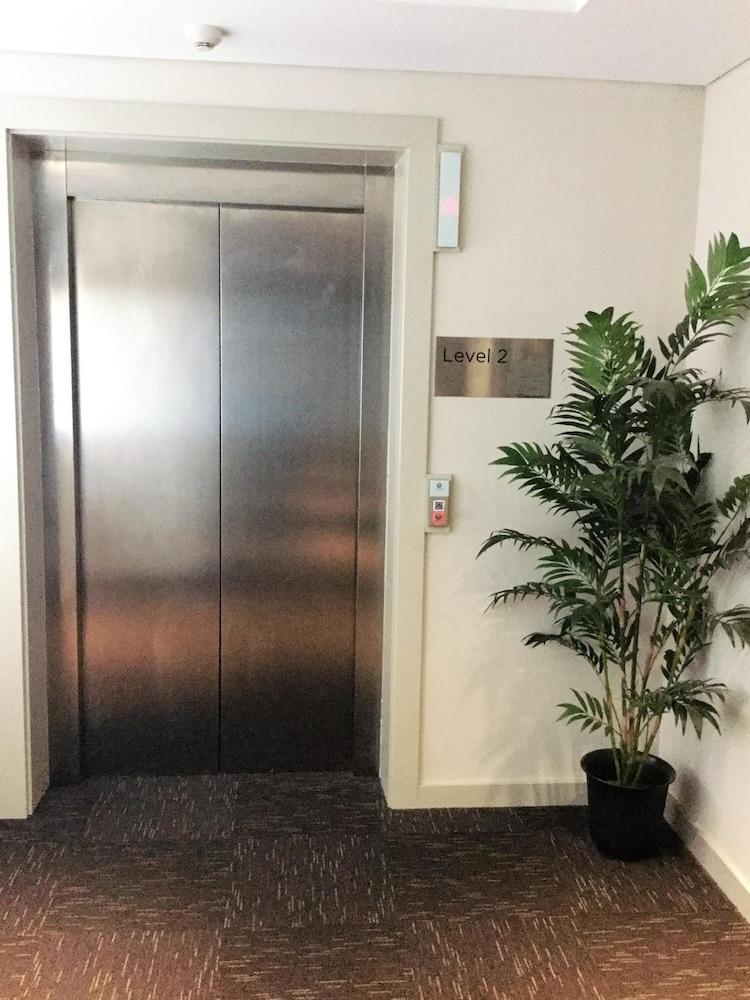 Baileys Serviced 4* Perth