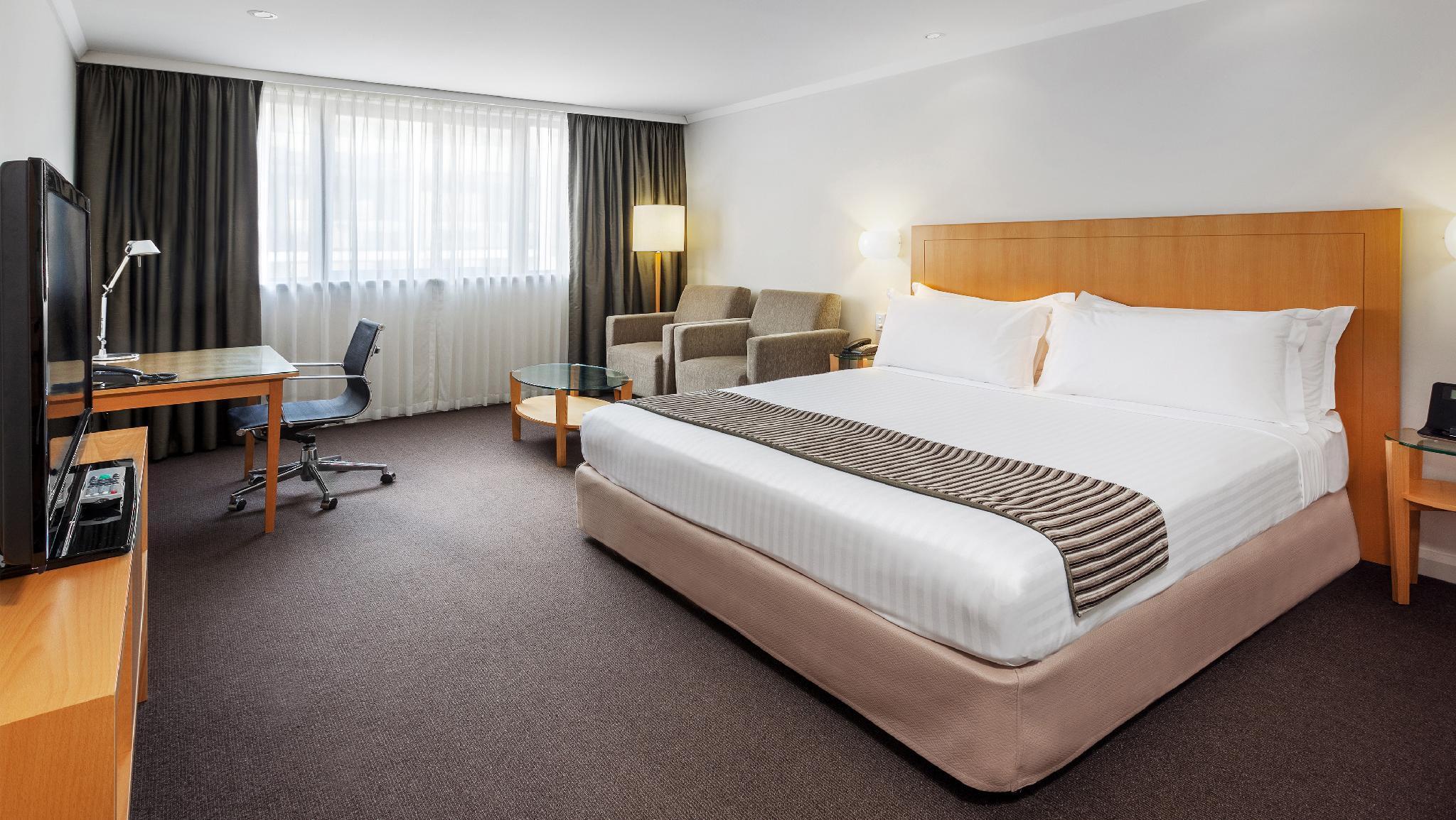 Crowne Plaza By Ihg Hotel