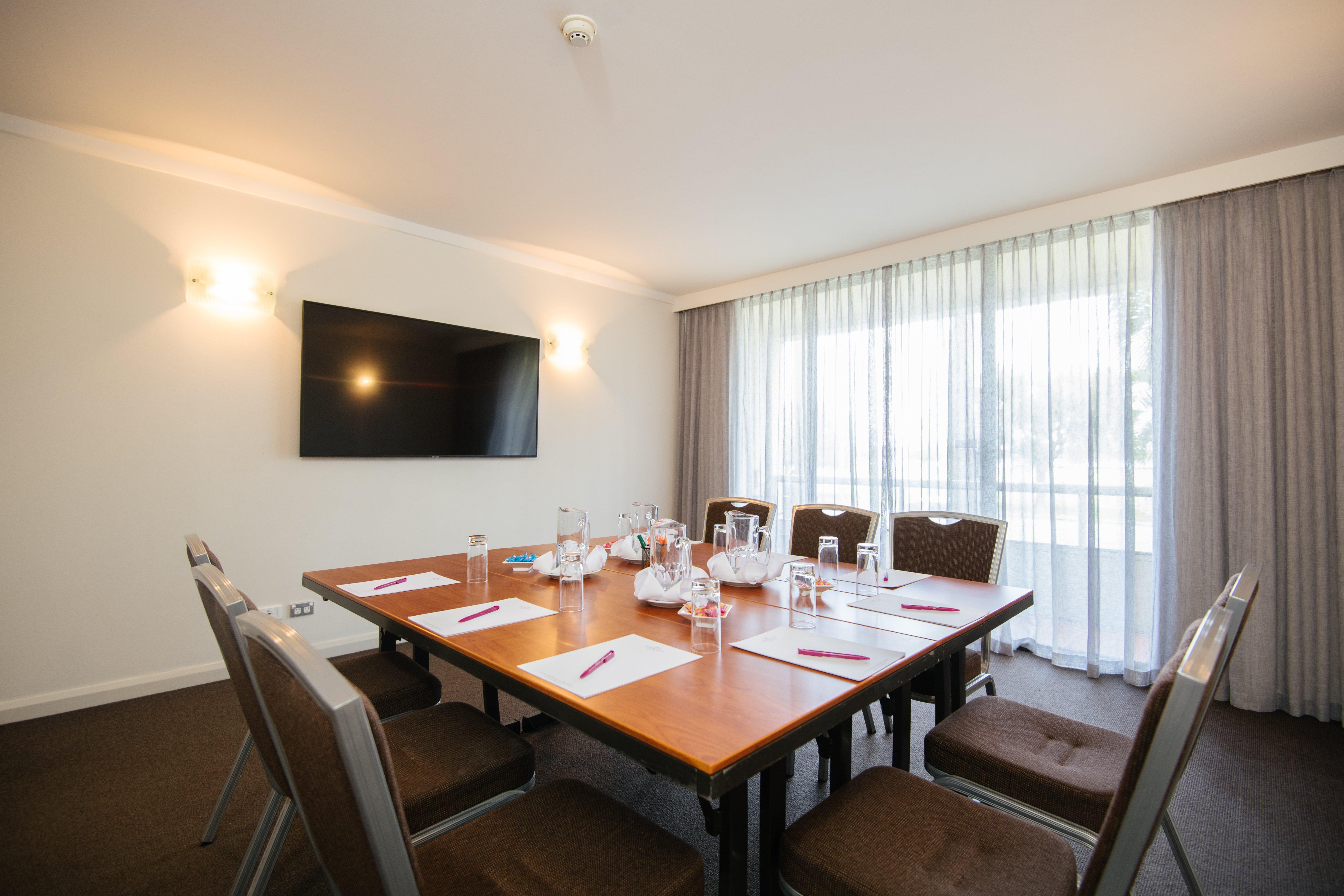Crowne Plaza By Ihg 4*