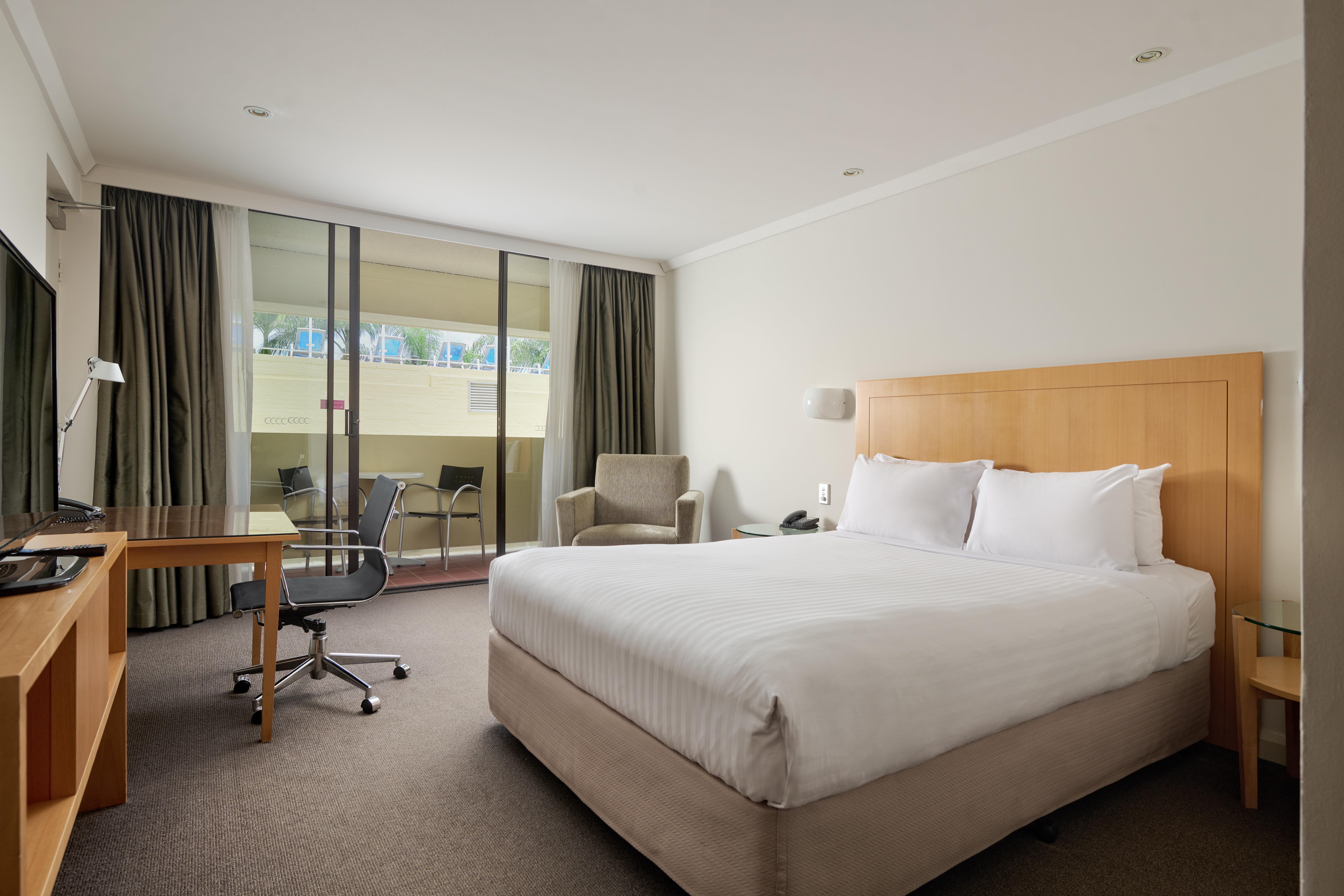 Crowne Plaza By Ihg Hotel 4*