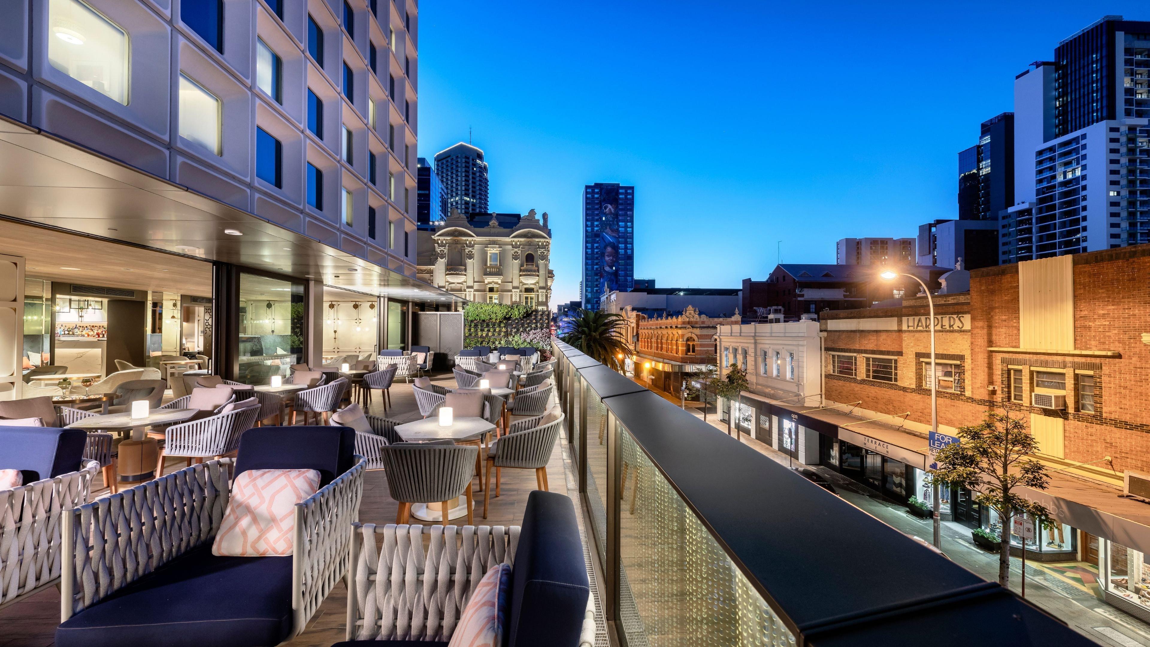 Intercontinental Centre By Ihg Hotel