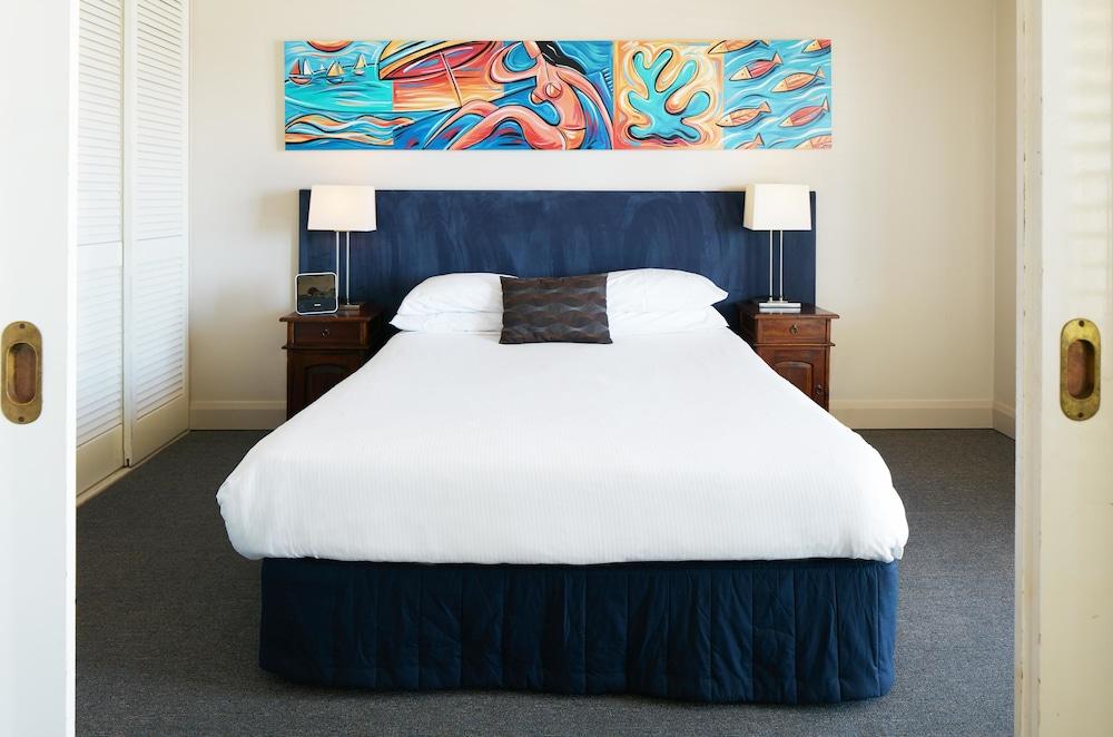 Seashells Scarborough 4*