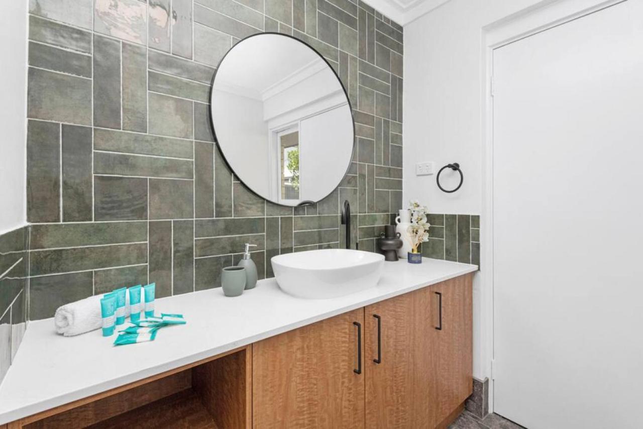 Coastal Elegance A Luxurious Dreamy Escape *