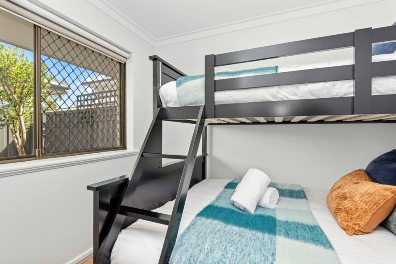 Coastal Elegance A Luxurious Dreamy Escape *