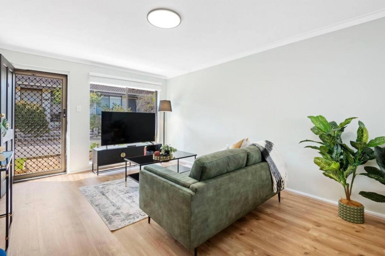 Coastal Elegance A Luxurious Dreamy Escape Rumah percutian Perth