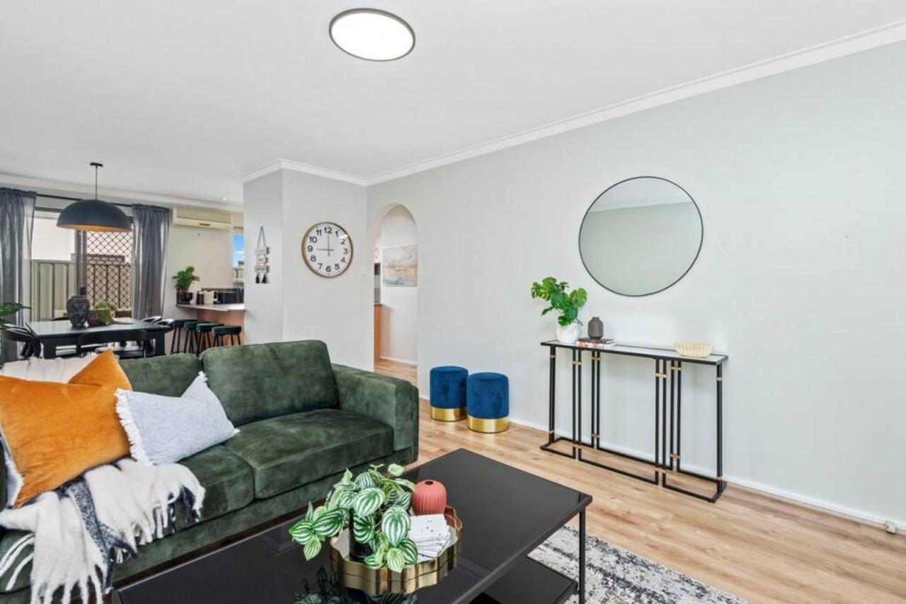 Coastal Elegance A Luxurious Dreamy Escape