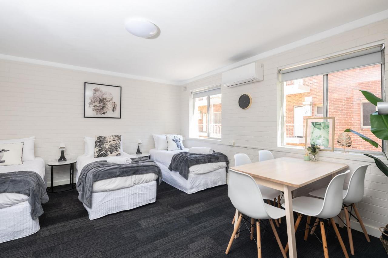Central Location 2 Bdrm Free Parking And Wifi * Perth