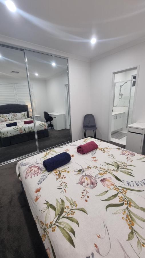 Tranquil & Elegant Getaway Home, Near & Perth