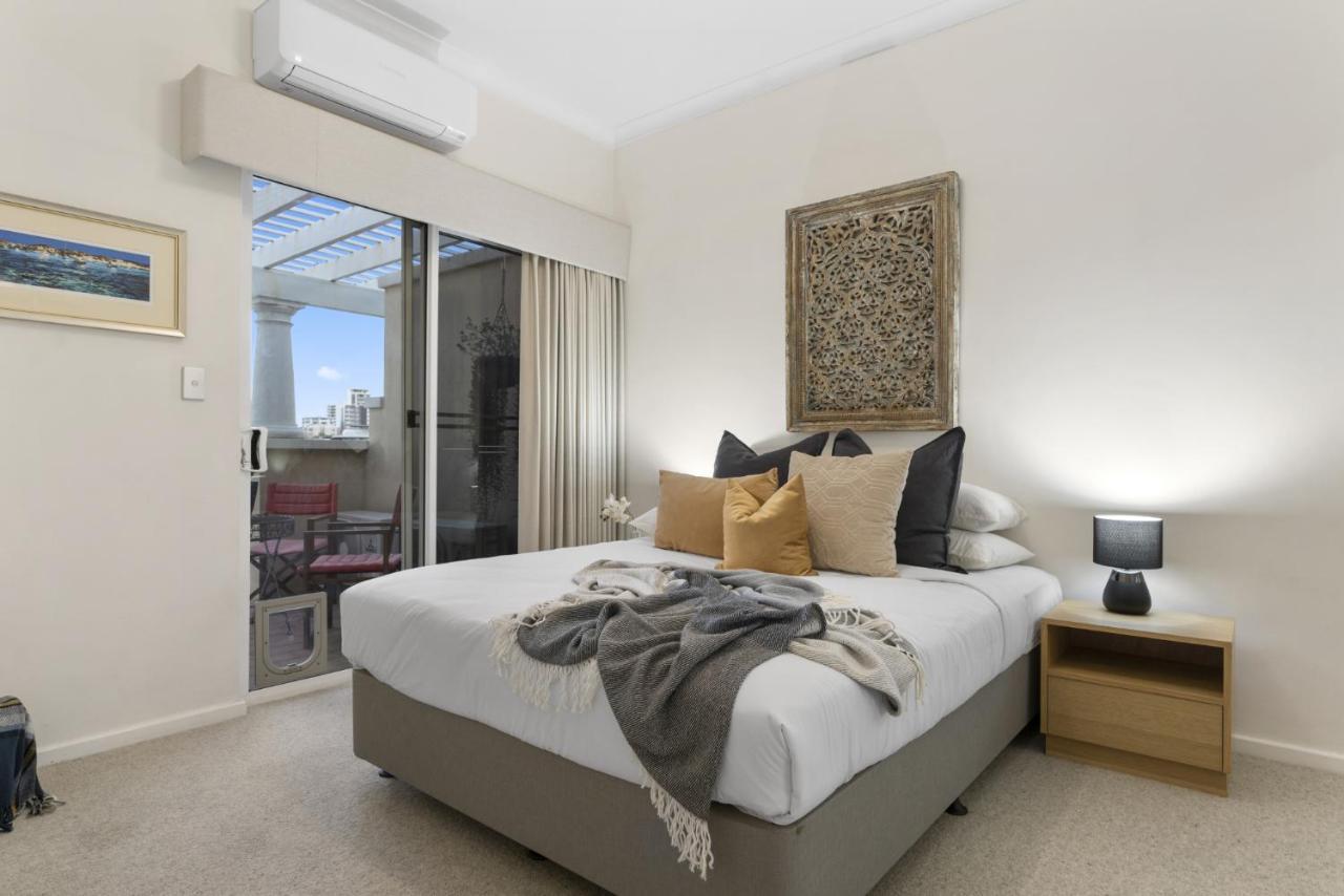 Riverside Panorama Spectacular Living Apartment
