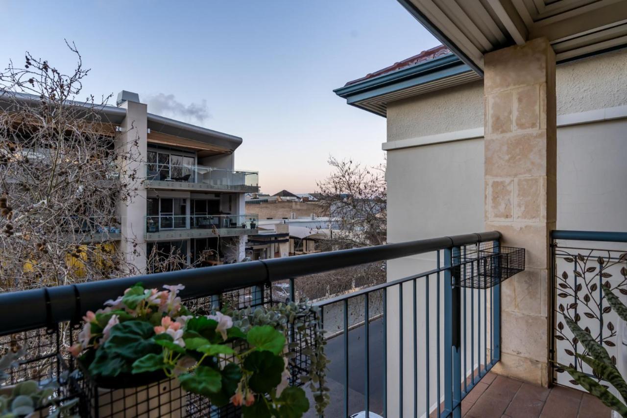 Riverside Panorama Spectacular Living *