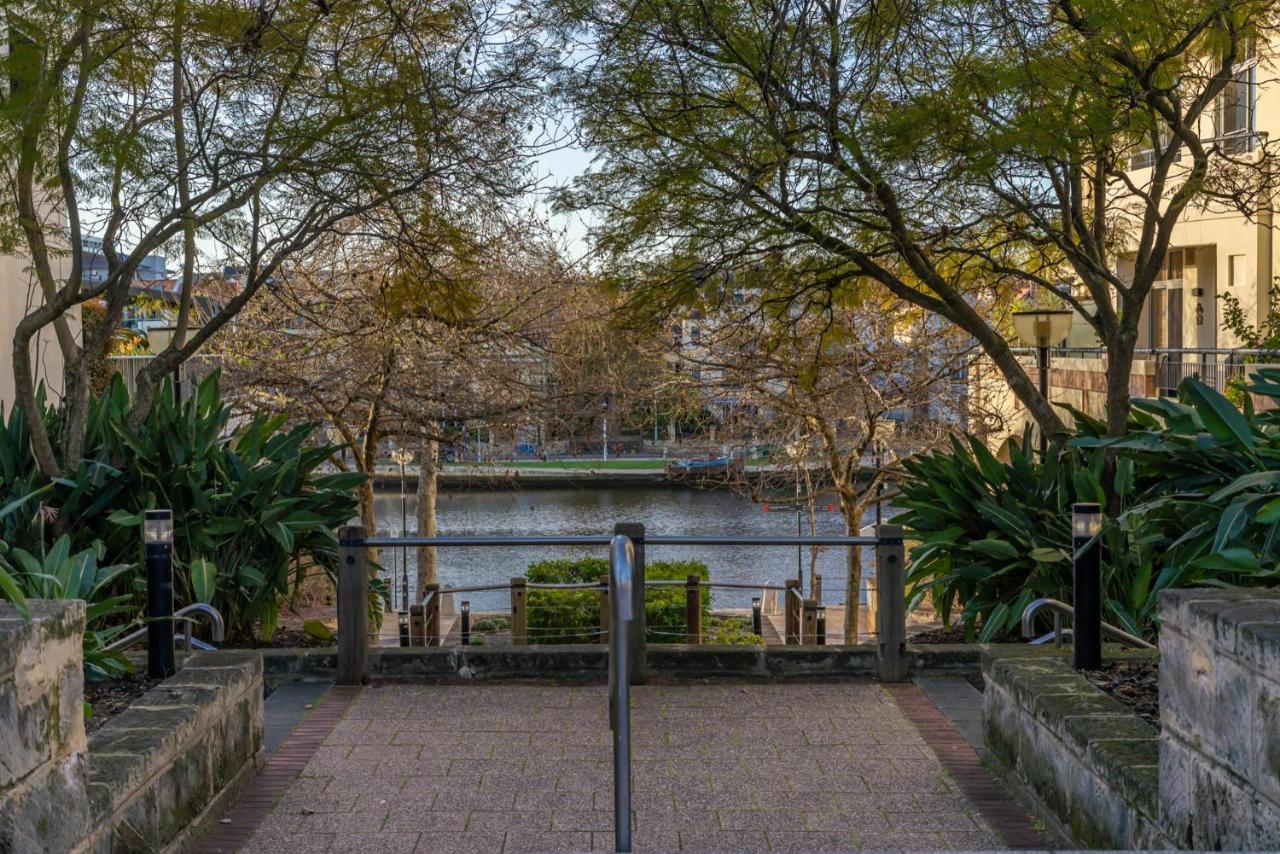 Riverside Panorama Spectacular Living Apartment Perth