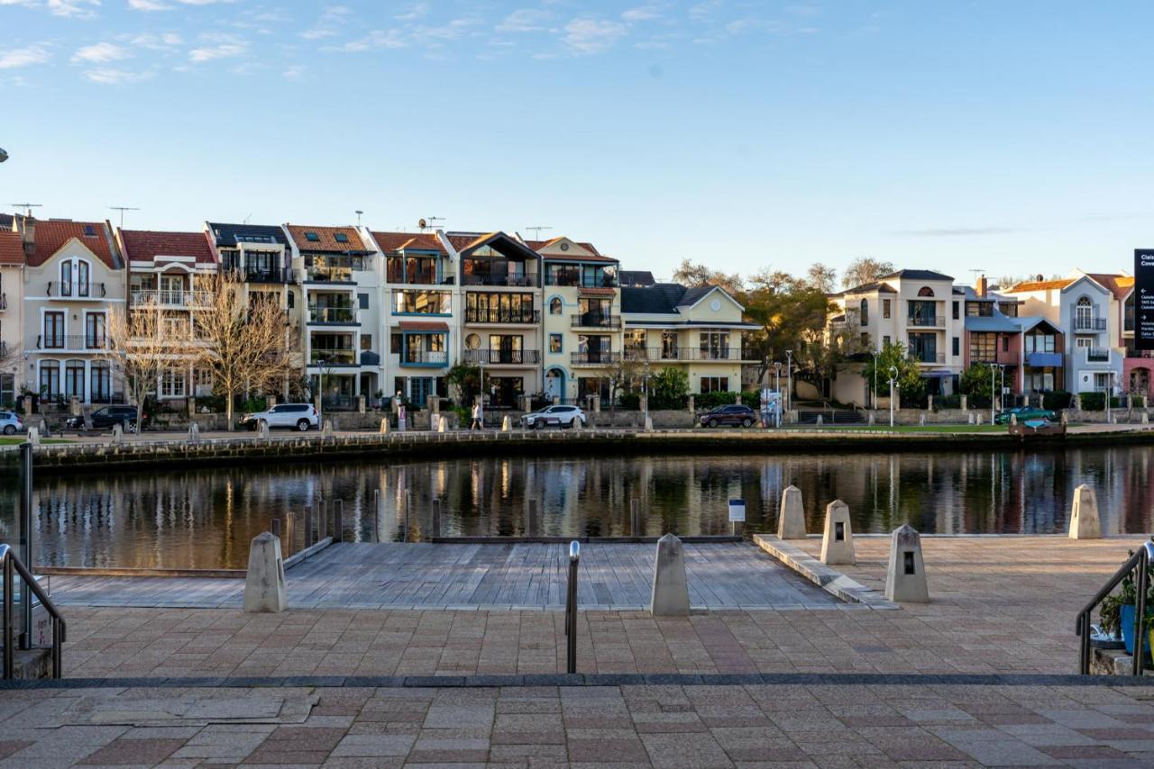 Riverside Panorama Spectacular Living *