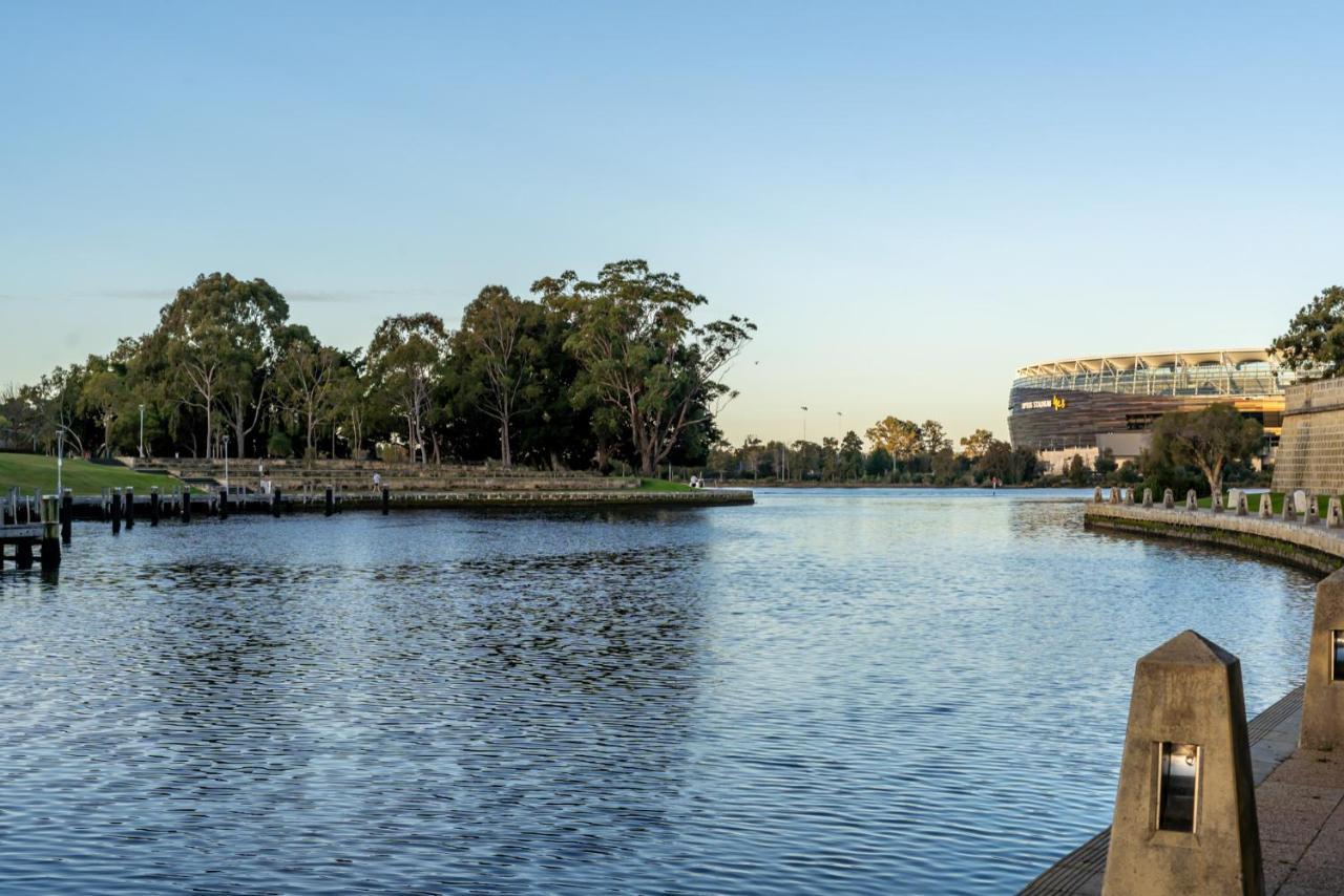 Riverside Panorama Spectacular Living Apartment Perth