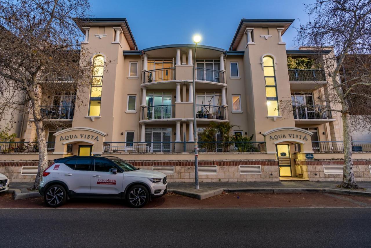 Riverside Panorama Spectacular Living