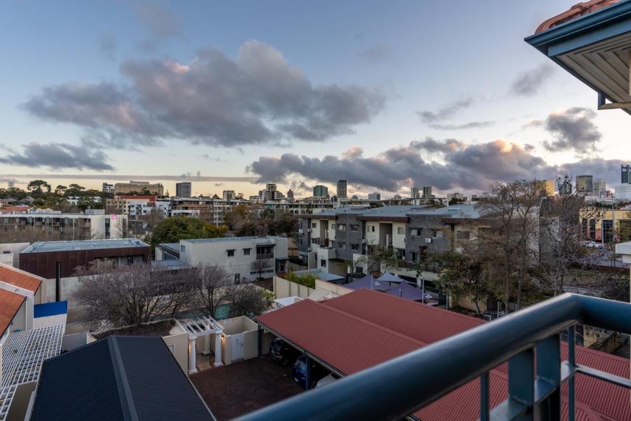 Riverside Panorama Spectacular Living Apartment Perth