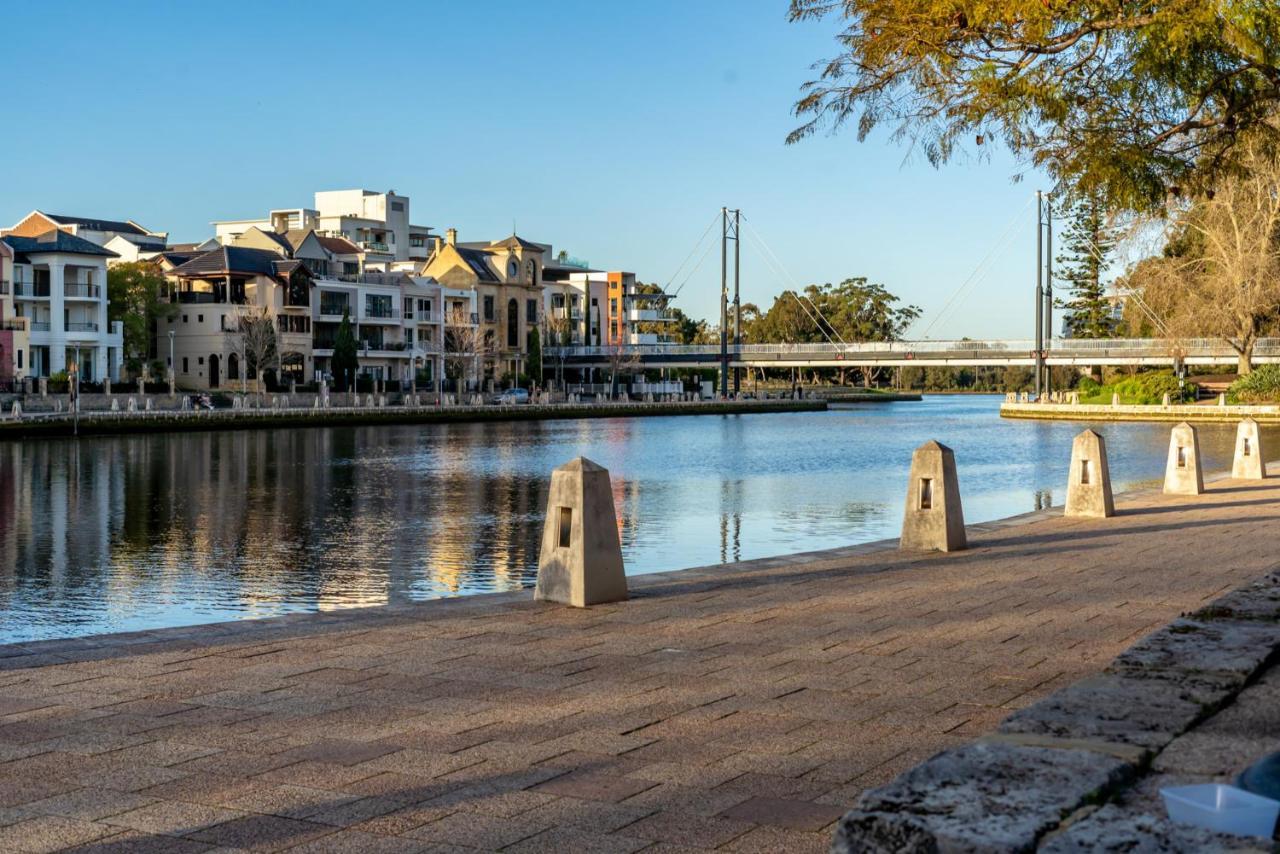 Riverside Panorama Spectacular Living *