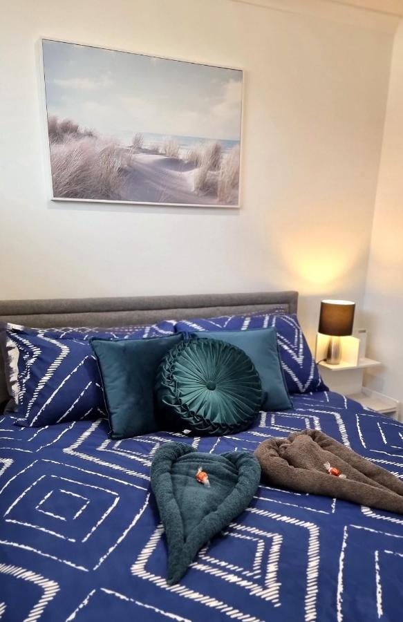 Tranquil & Elegant Getaway Home, Near & Perth