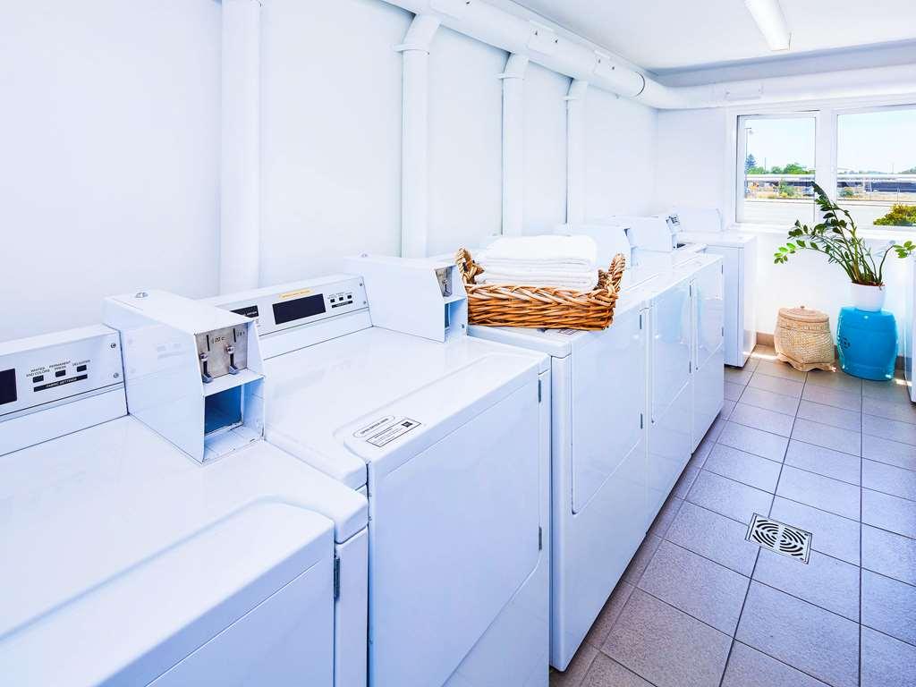 Ibis Budget Airport 3*