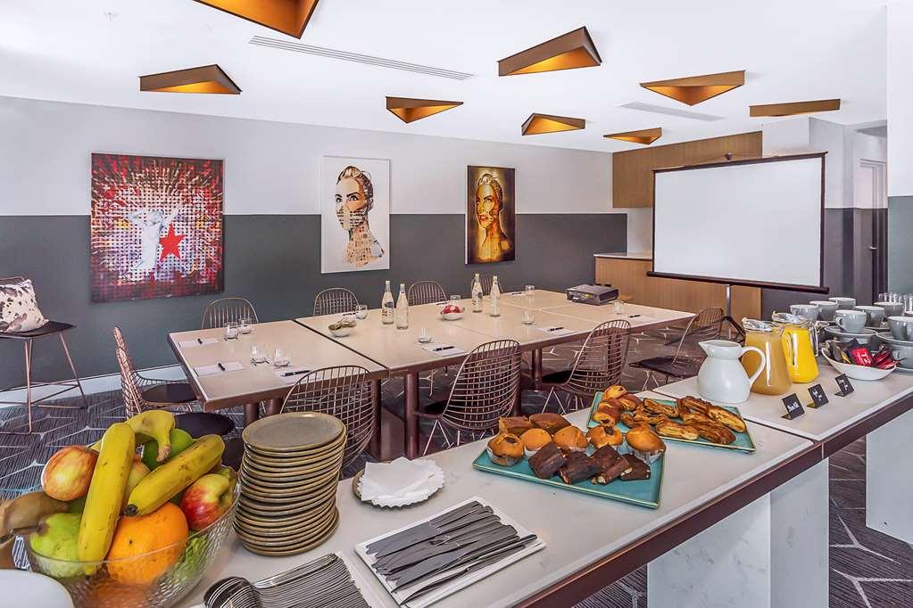 Rydges Kings Square Hotel 4*