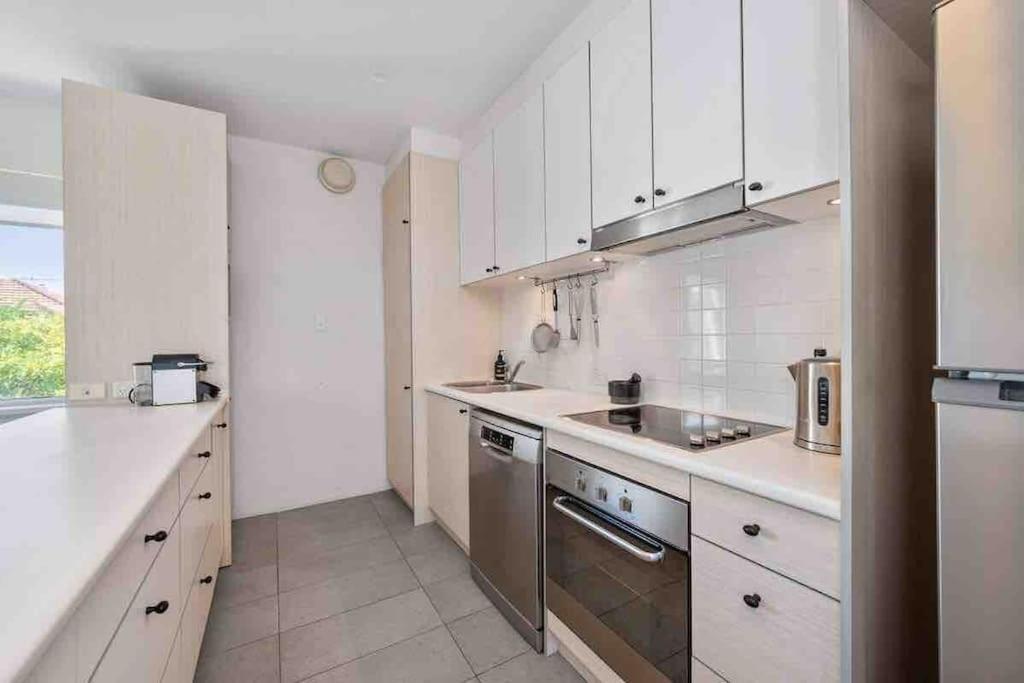 Beautiful, Modern Seconds From Apartment