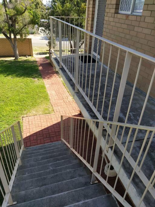 Simply Delightful Unit Close To Cbd And Perth