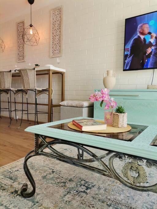 Apartment Simply Delightful Unit Close To Cbd And