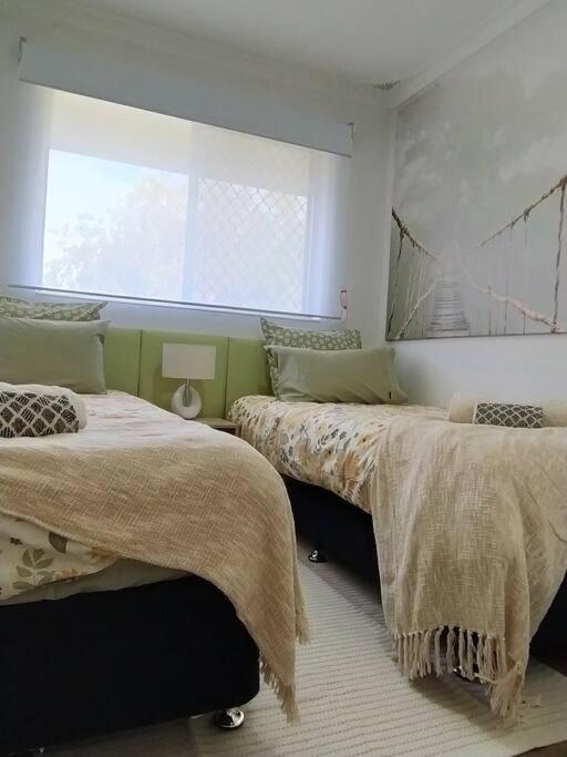 Simply Delightful Unit Close To Cbd And Apartment