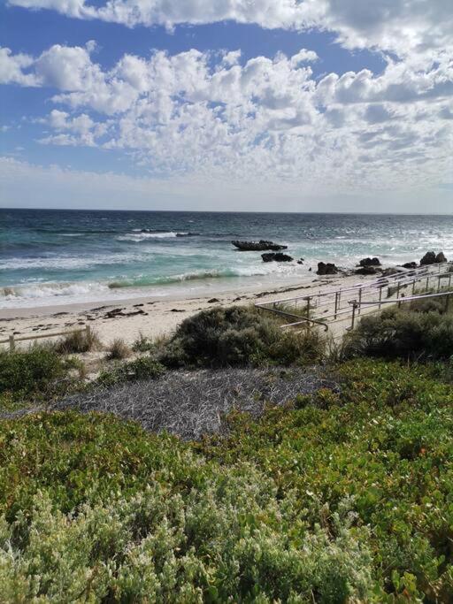 Apartment Simply Delightful Unit Close To Cbd And