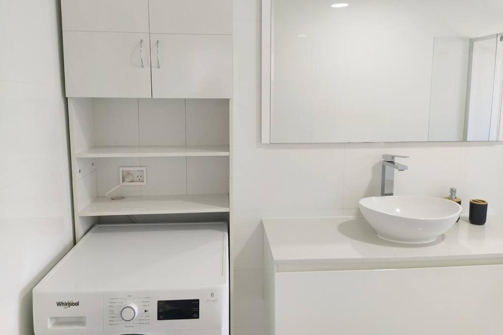 Simply Delightful Unit Close To Cbd And Perth