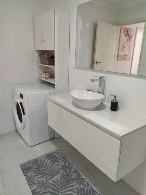 Apartment Simply Delightful Unit Close To Cbd And *