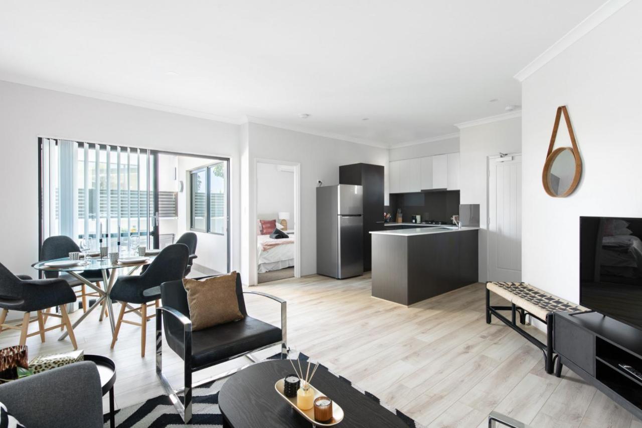 Minimalist Exec 2bdr Near River