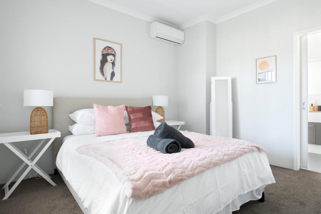 Apartment Minimalist Exec 2bdr Near River Perth