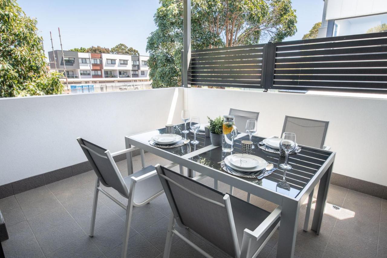 Apartment Minimalist Exec 2bdr Near River