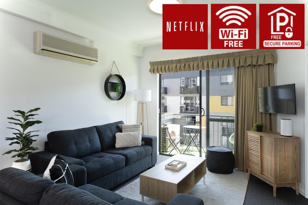 Pangsapuri Spacious 2 Bedroom Pool & Gym In