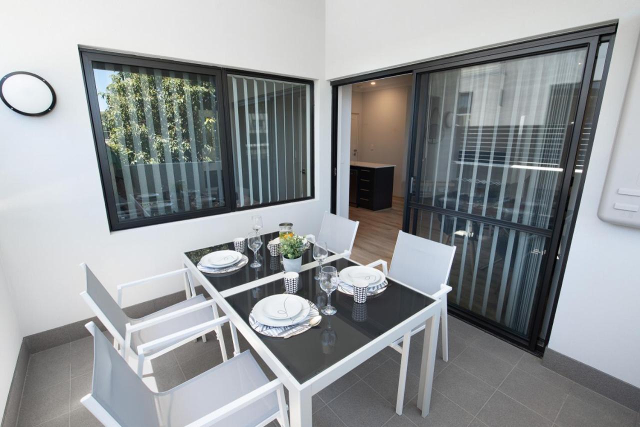 Apartment Minimalist Exec 2bdr Near River *