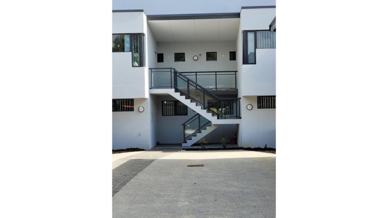 Minimalist Exec 2bdr Near River Apartment