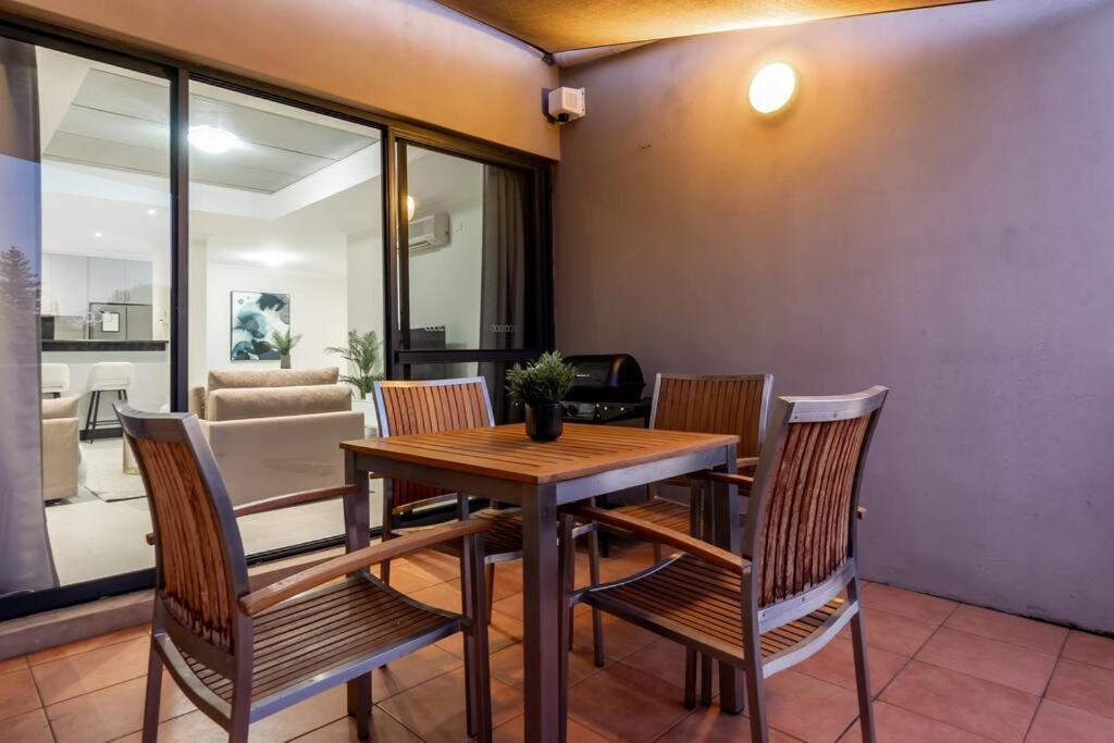 Luxury Retreat In The Heart Of Subiaco Apartment